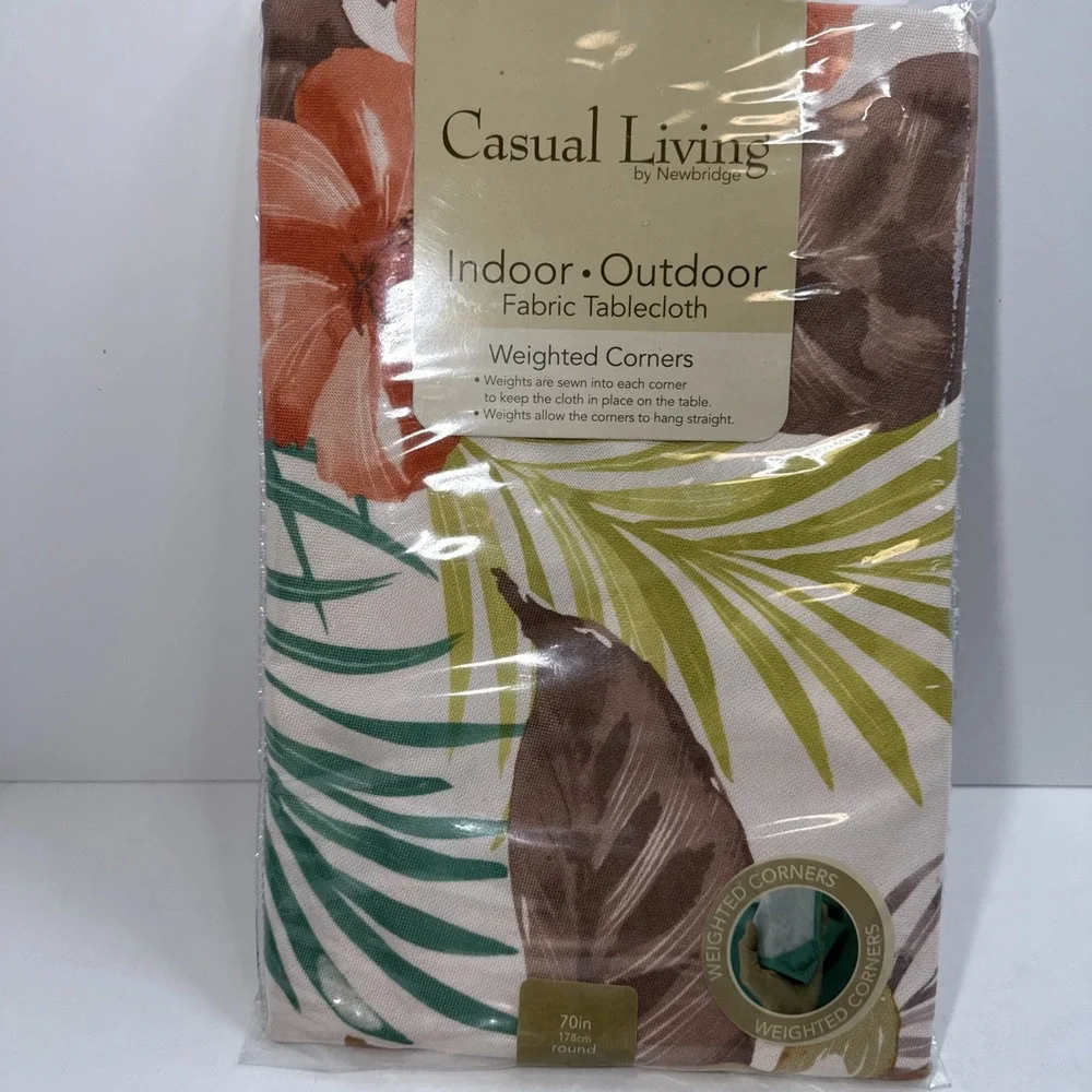 70 in Round NEW Casual Living by Newbridge Indoor Outdoor Fabric Flowers & Leave